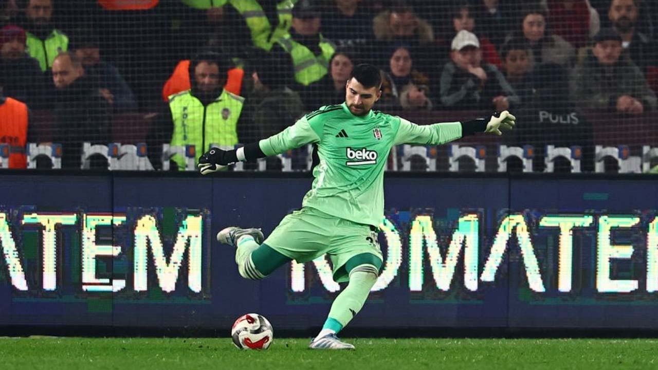 Beşiktaşlı Ersin Destanoğlu derbiye damga vurdu, kariyer rekorunu kırdı