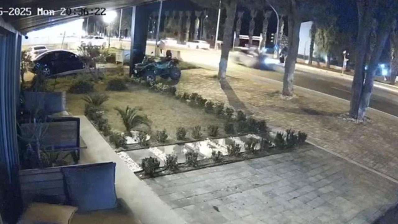 İzmir'de feci kaza! Metrelerce yükseğe savruldu
