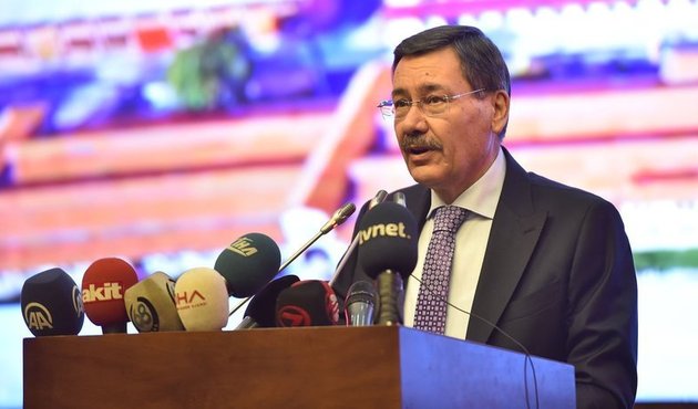 Melih Gökçek yeni başkanı tebrik etti!