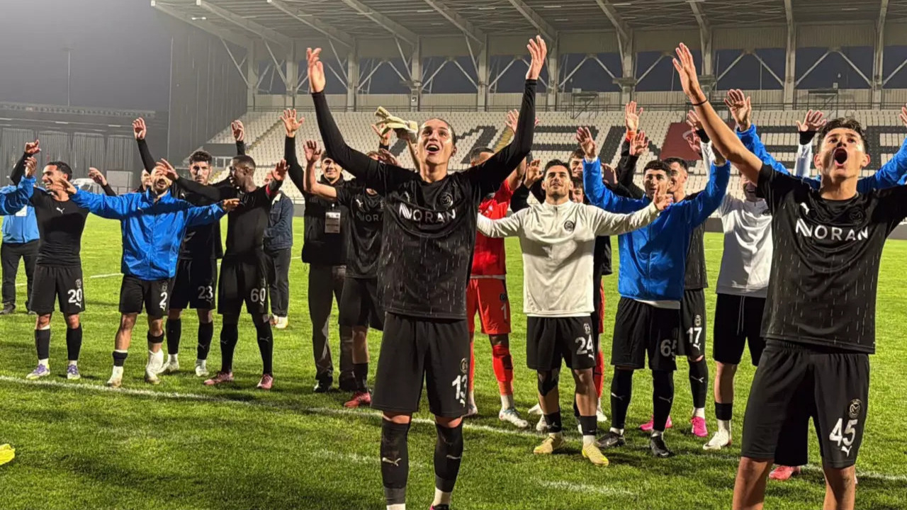 Manisa FK'de yasa dışı bahis temizliği! 3 oyuncunun biletini kestiler!