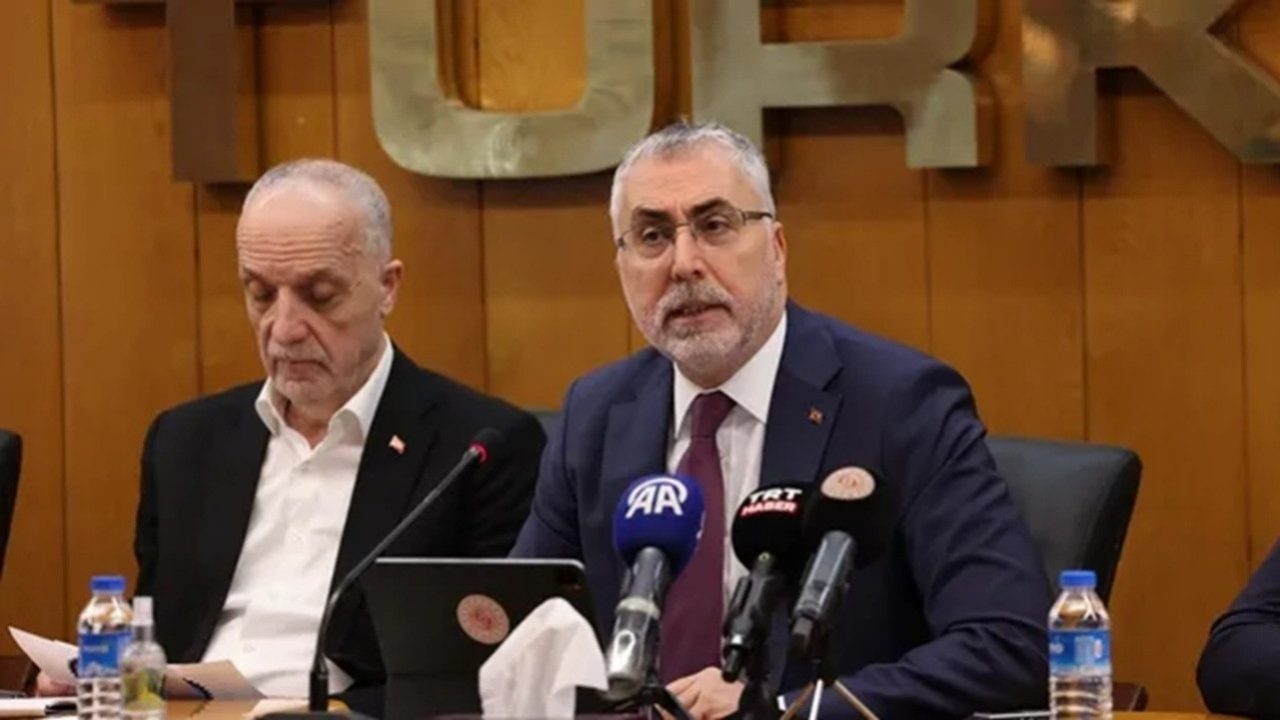 Sosyal dialog sürecini başlatıyoruz! Bakan Işıkhan Türk-İş'in ardından ve Hak-İş'i ziyaret etti