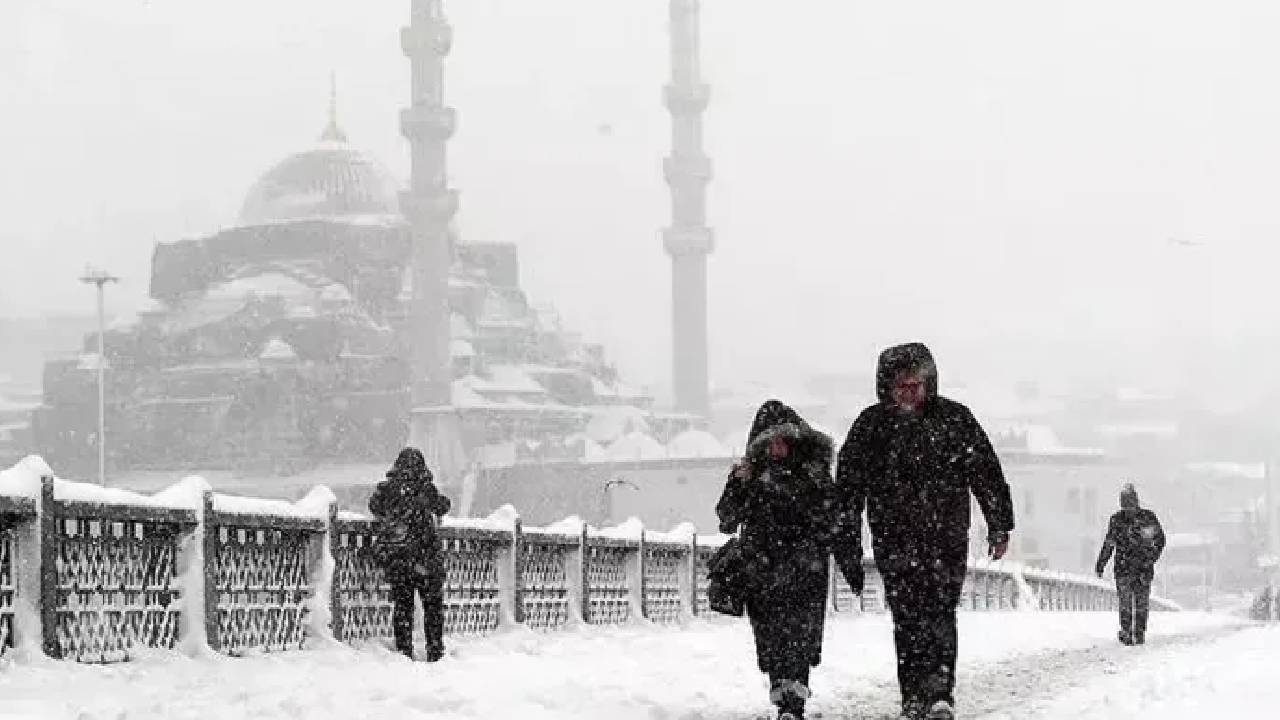 İstanbul’da kış sahne alıyor! Kar için uyarı verildi: Her yer beyaza bürünecek! İşte o tarihler...
