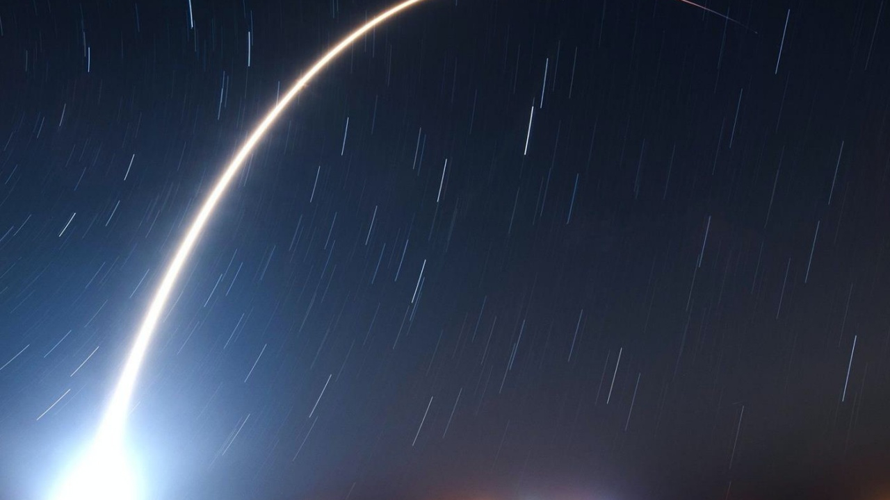 Elon Musk'un Starlınk uydusu patladı! Hızla dünyaya düşüyor