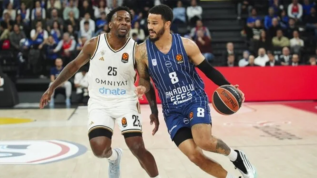 Anadolu Efes avantajını koruyamadı