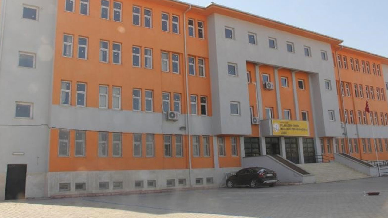 Lisede taciz iddiası: Öğretmen gözaltına alındı