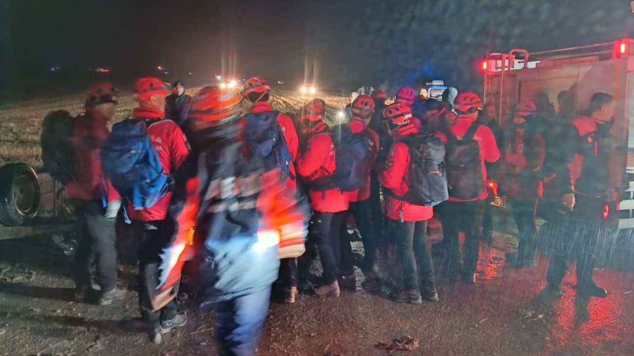 Uçağın düştüğünü gören vatandaşlar, o anları anlattı: Bomba patladı sandık