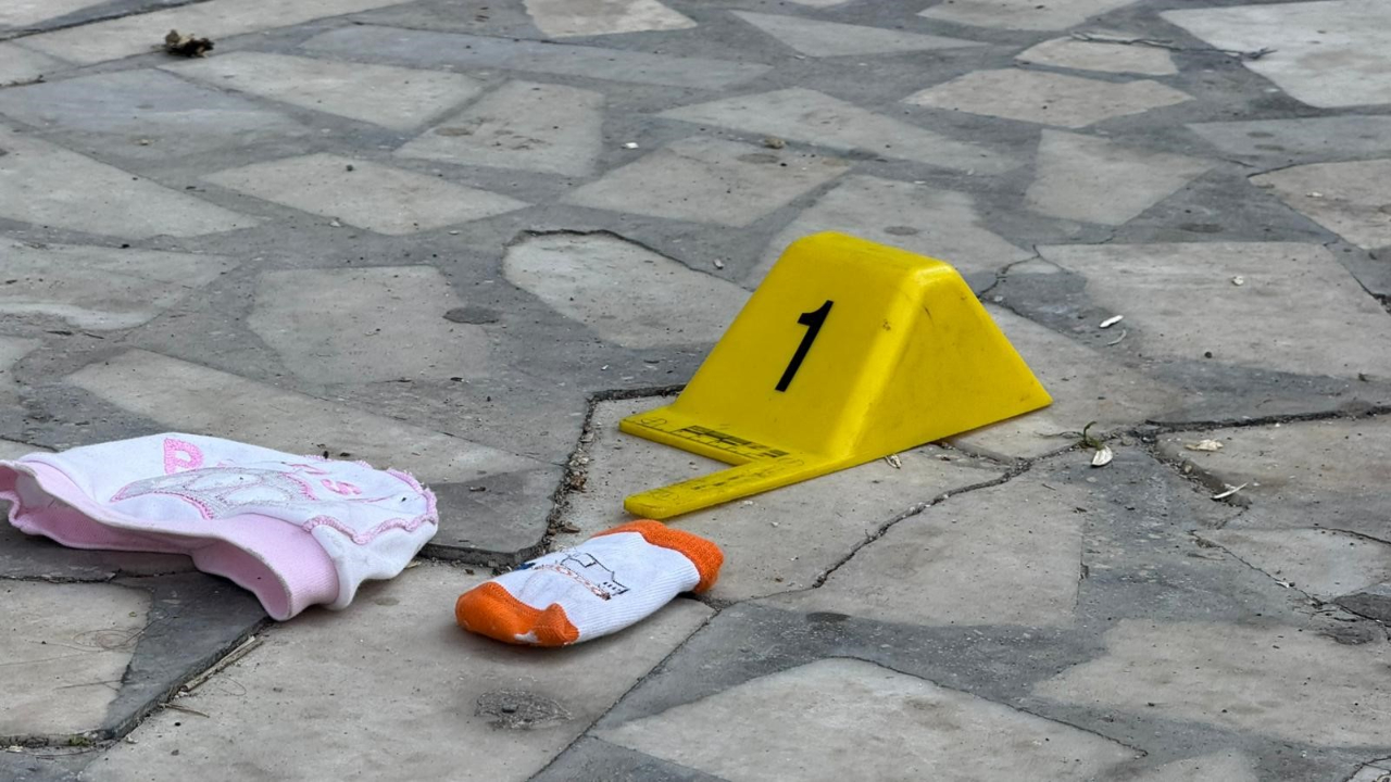 Diyarbakır’da dehşet! Anne 2 aylık bebeğini 4’üncü kattan atarak öldürdü: Geride beresi, eldiveni kaldı...