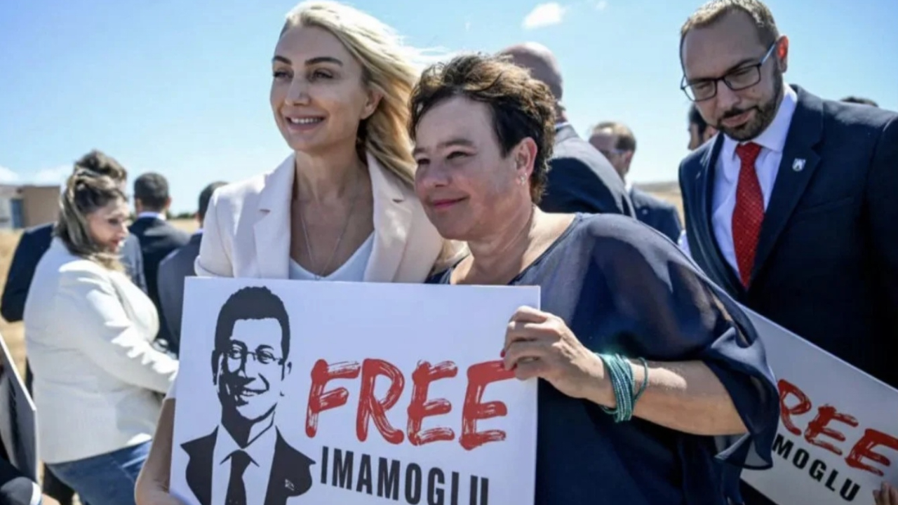 CHP’nin yurt dışı hattında bu kez eşler sahnede! Dilek İmamoğlu Avrupa'ya sitem etti: Sessizlik hayal kırıklığına uğrattı!