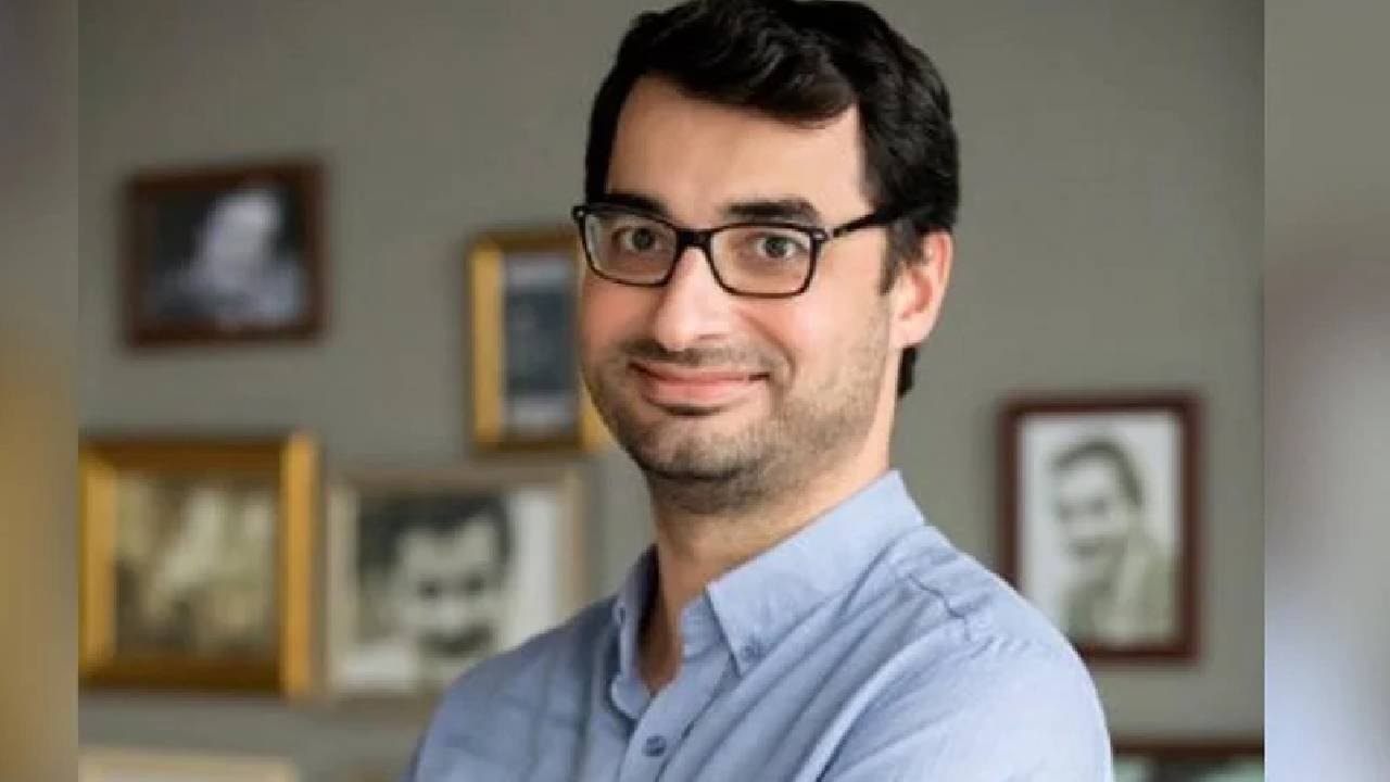 Cumhuriyet gazetesi yazarı, gazeteci Barış Terkoğlu jandarma ekiplerince gözaltına alındı