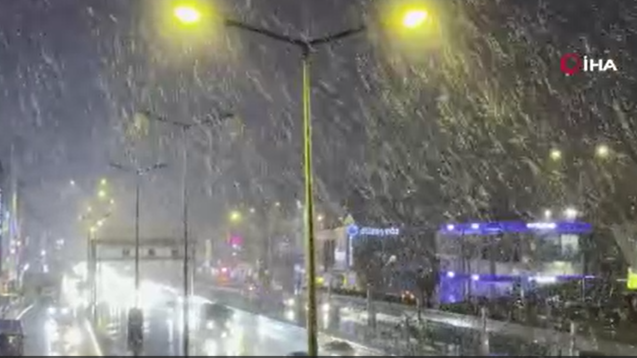 İşte ilk görüntüler! İstanbul'da kar yağışı başladı