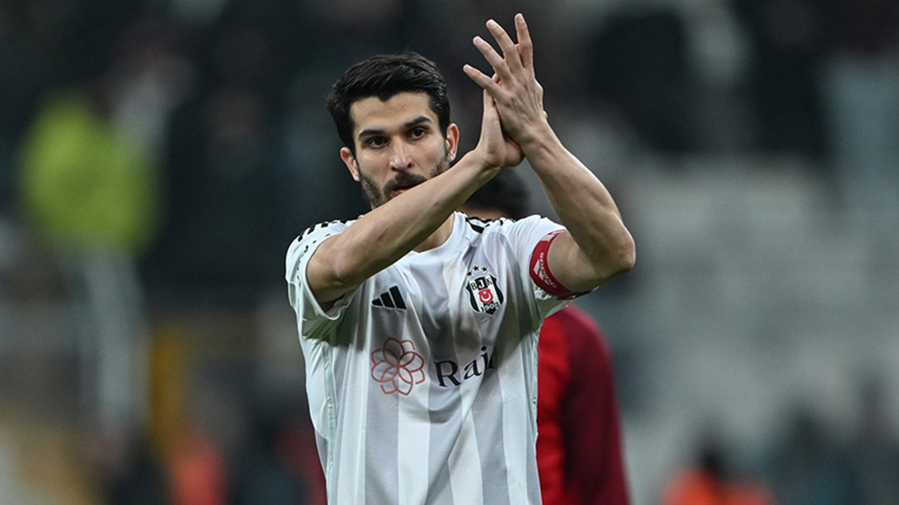 Necip Uysal futbolu bırakacağını açıkladı: Sonu böyle olsun istemezdim