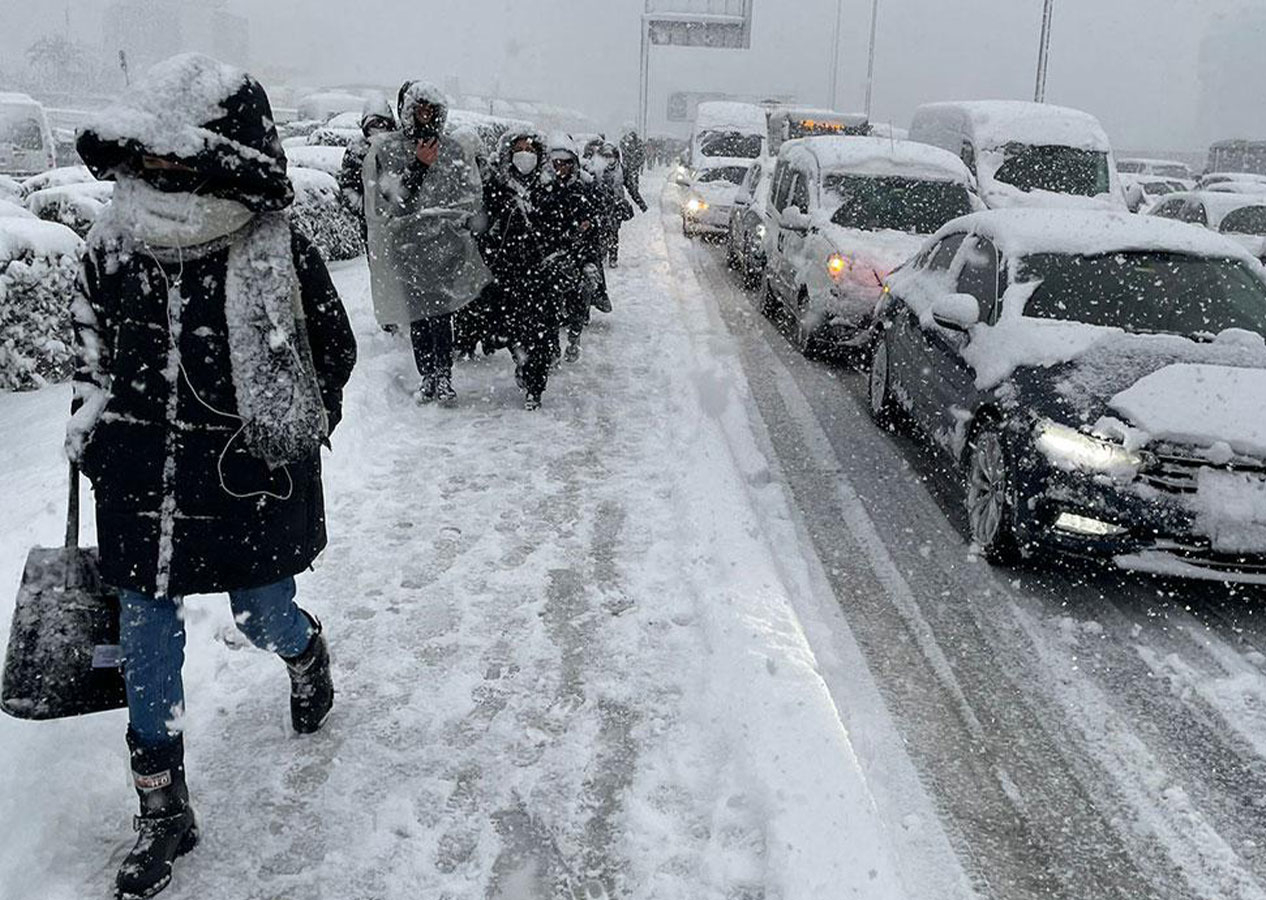 Sosyal medyada gündem oldu! İstanbul'da okulların tatil edilmesi için Vali Gül'e çağrı