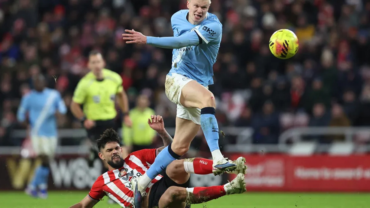 Manchester City, liderin 4 puan gerisine düştü