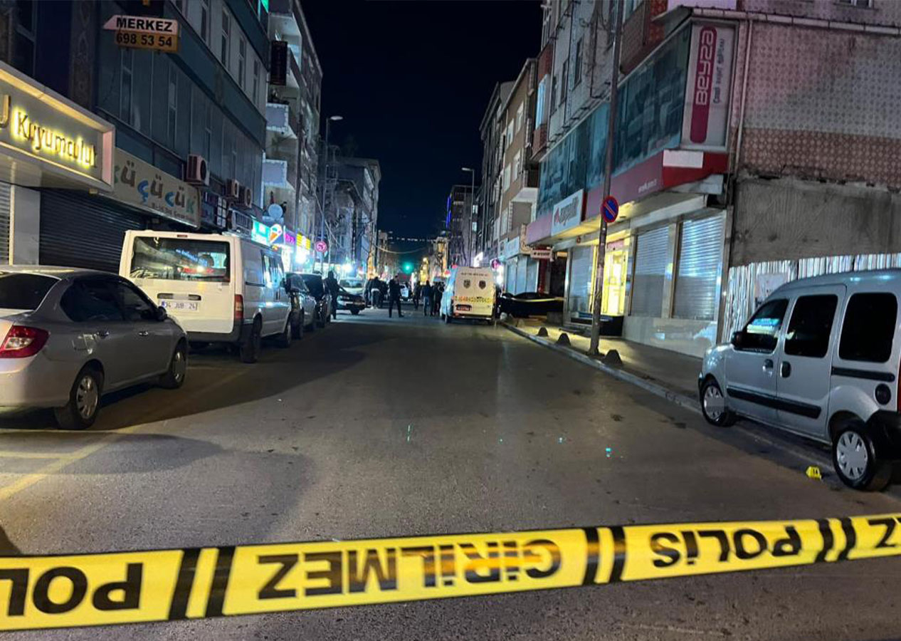 Küçükçekmece’de sokak ortasında infaz: 2 ölü, 1 yaralı