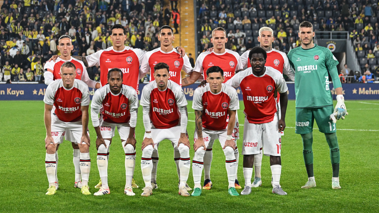 Fatih Karagümrük'te 4 futbolcuyla yolların ayrıldığı açıklandı