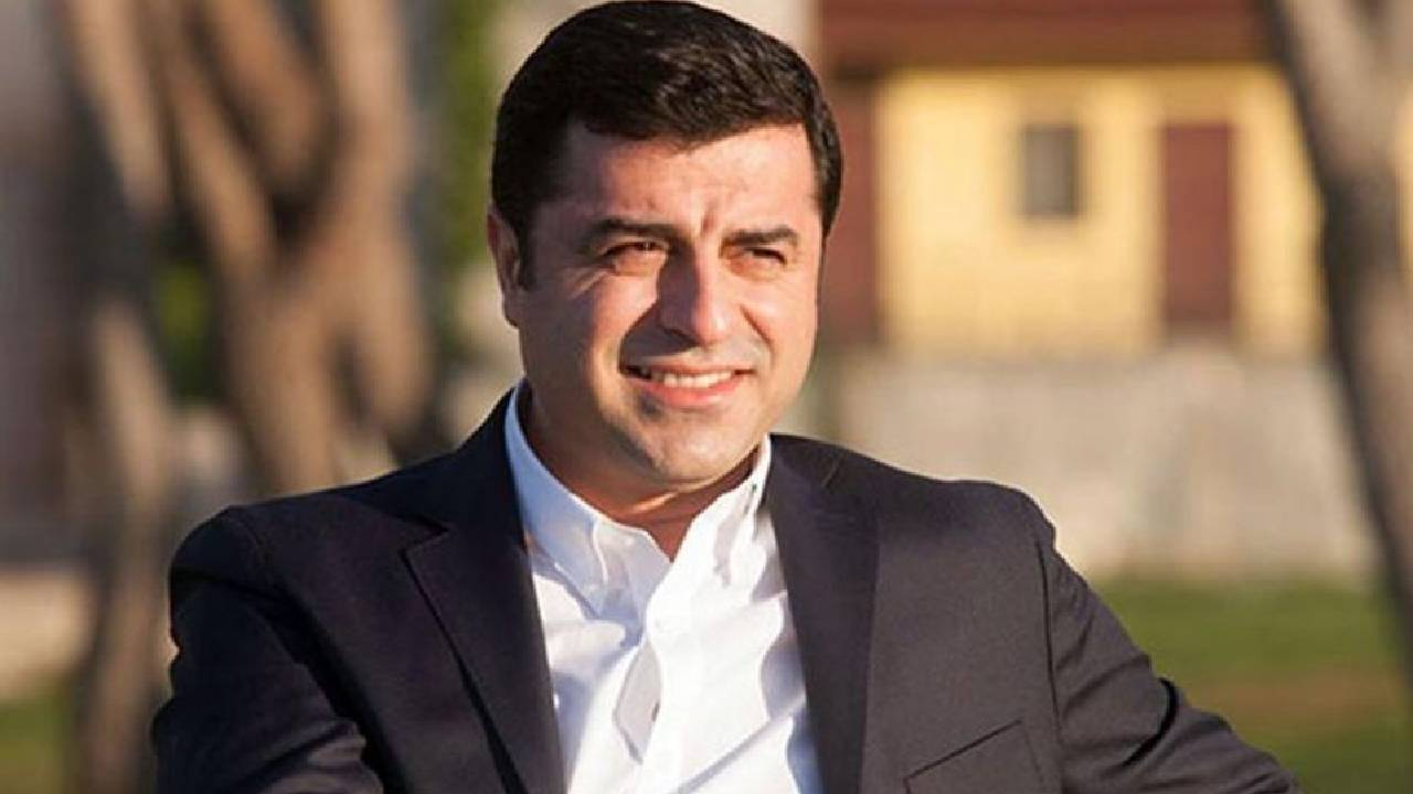 Selahattin Demirtaş'a 'cumhurbaşkanına hakaret' gerekçesi ile hapis cezası