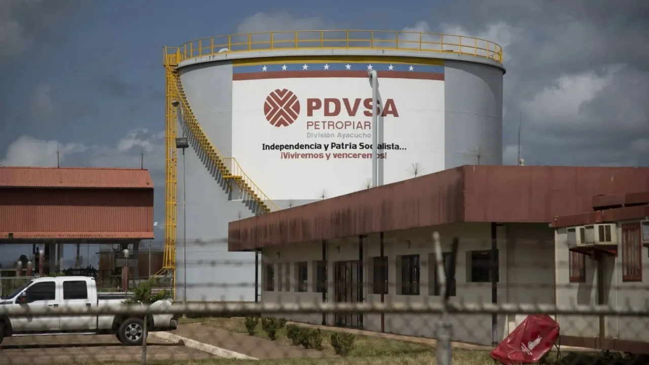 Venezuela resmen duyurdu! Devletin petrol şirketi DVSA, ABD'ye ham petrol satacak