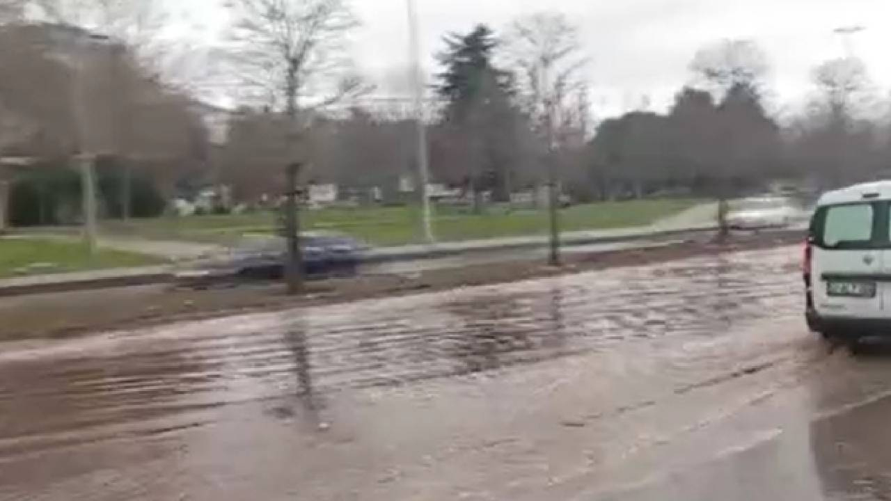 İstanbul felç oldu! Lodos vurdu, Tuzla teslim oldu: Sahil yolu sular altında