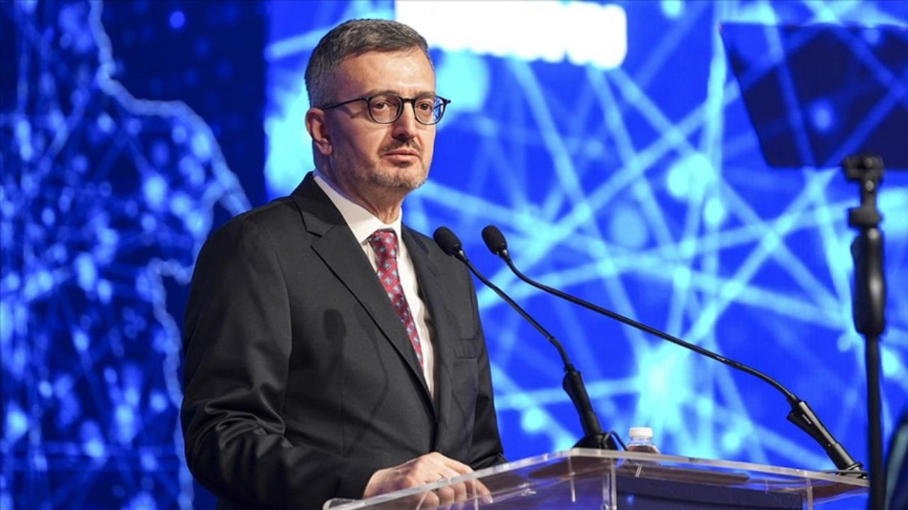 İletişim Başkanı Duran: Yapay zeka bizi yönlendirmemeli