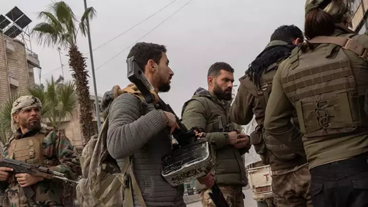 Suriye ordusu harekete geçti, YPG köşeye sıkıştı! Şeyh Maksud'daki operasyonlar tamamlandı, son mahalle teröristlerden temizlendi