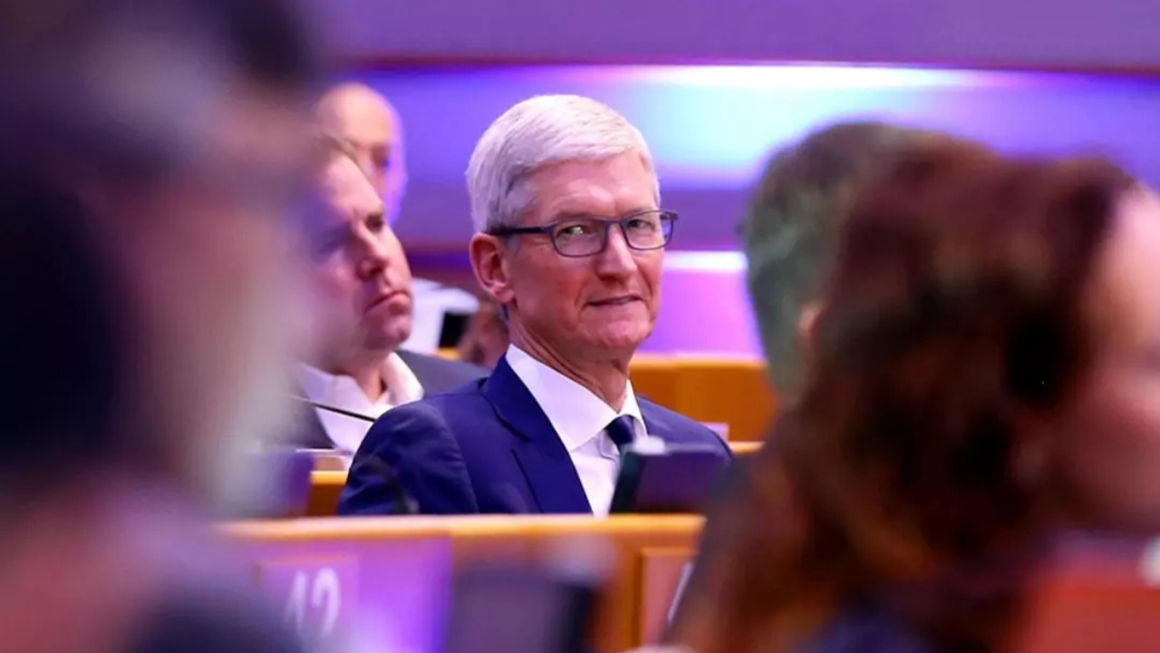 Maaşı 9 yıldır değişmiyor, hisse ve prim kazancı dudak uçuklatıyor! Apple'ın CEO'su Tim Cook 2025 geliri belli oldu
