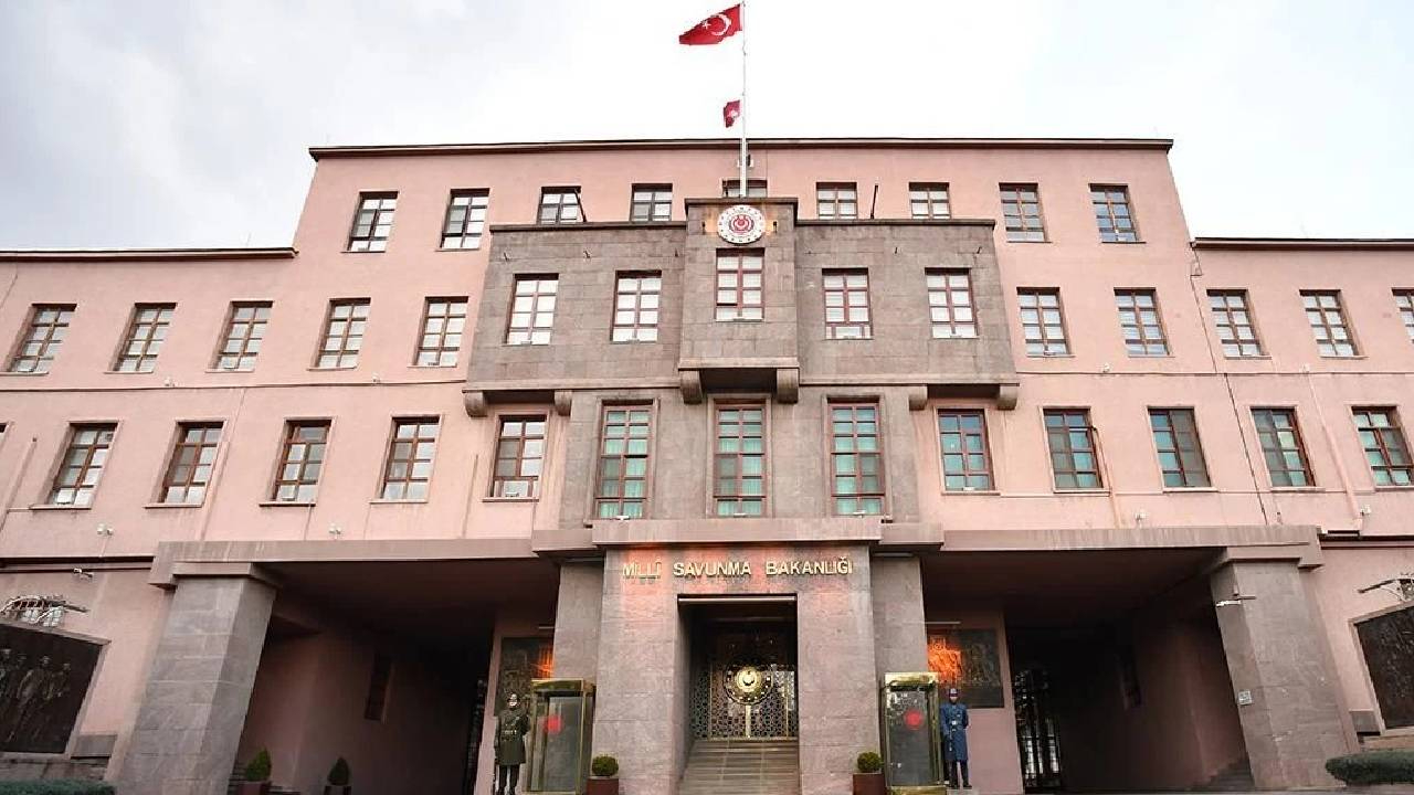 MSB’den sert uyarı! Sürüklenen mayınlar hedefte: Karadeniz’de kritik operasyon başladı