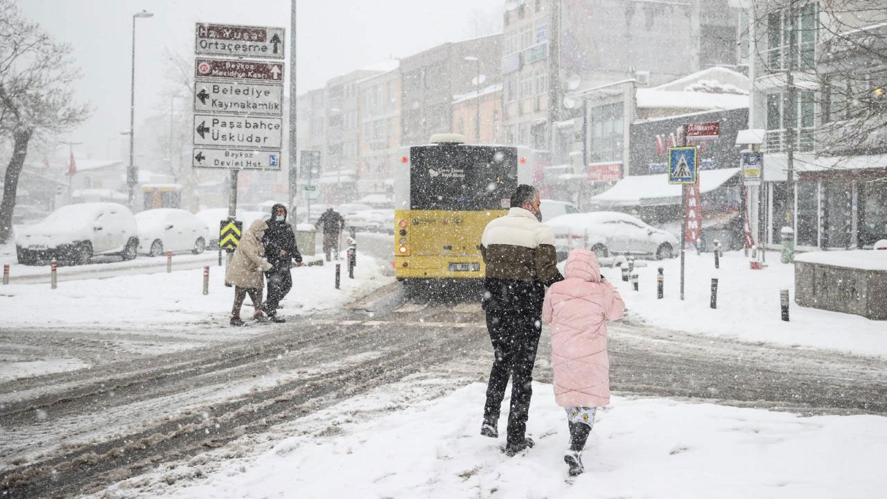 İstanbul'da kar yağışı ne kadar sürecek? Kaç saat sürecek?