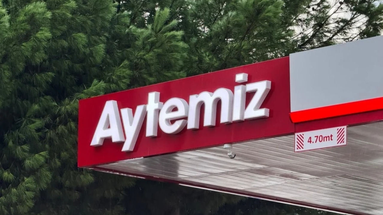 Türkiye'de yüzlerce istasyonu var! 2 yılda 2. kez satıldı! Akaryakıt devi tekrar el değiştirdi