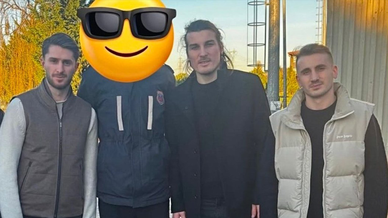 F.Bahçeli futbolcular Mert Hakan Yandaş'ı ziyaret etti