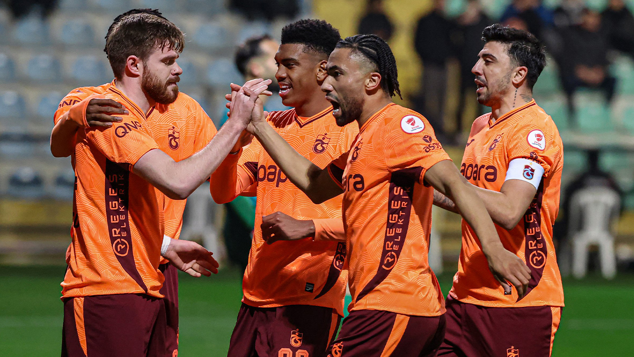 Trabzonspor, İstanbulspor'u farklı yendi
