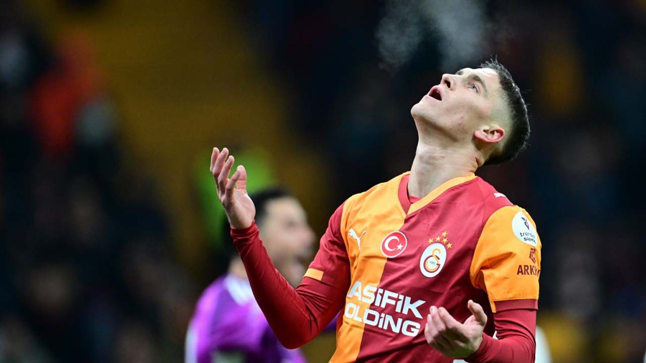 Galatasaray evinde eski günlerini arıyor!