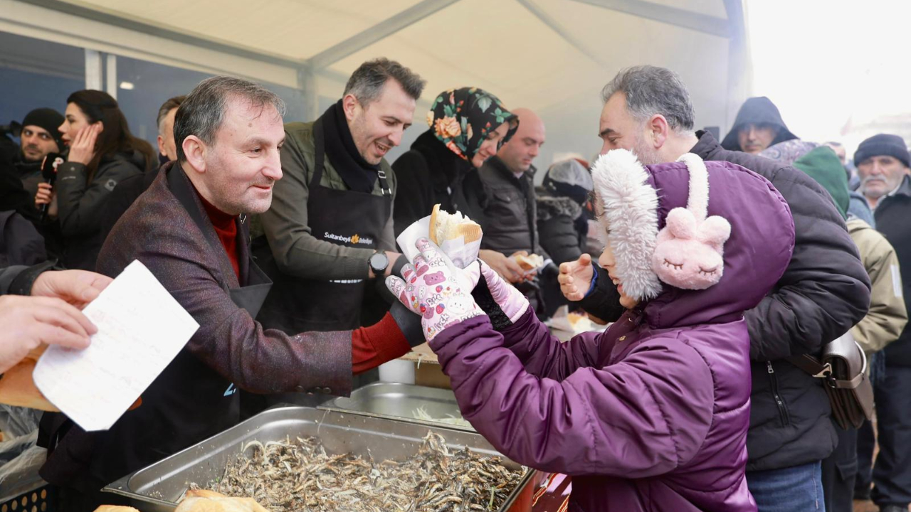 Sultanbeyli'de Karadeniz coşkusu! 2. Sultanbeyli hamsi festivali büyük bir coşkuyla gerçekleştirildi