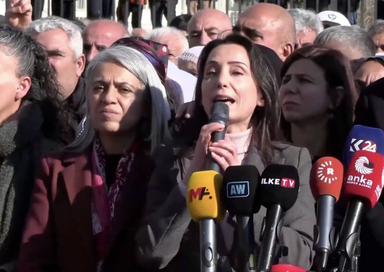 DEM'in ayarları bozuldu: YPG'ye destek yürüyüşünde Erdoğan'ı hedef aldılar!