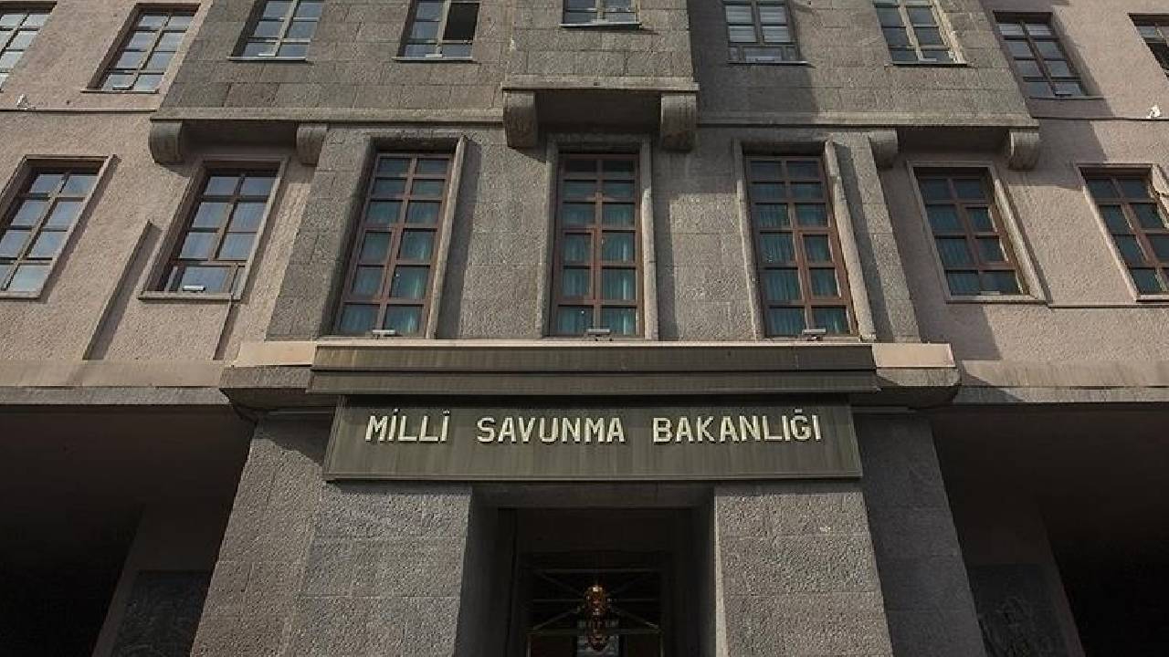 MSB’den sert bayrak mesajı! “Organize provokasyon”çıkışı: "Bu bir tesadüf değil"