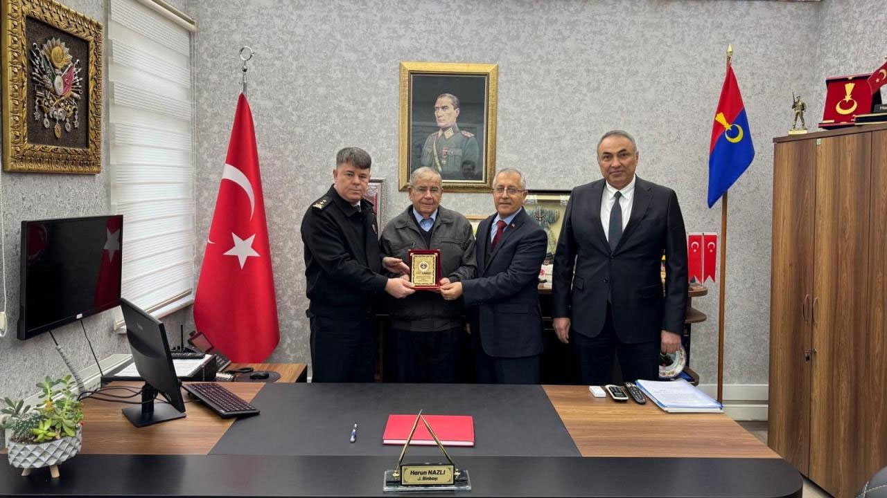 Fedakarlığı duygulandırdı! 70 milyon TL'lik mal varlığını jandarmaya bağışladı