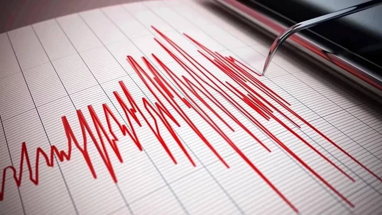 Balıkesir'de 10 saniye arayla peş peşe deprem: Önce 4.1 sonra 4.2