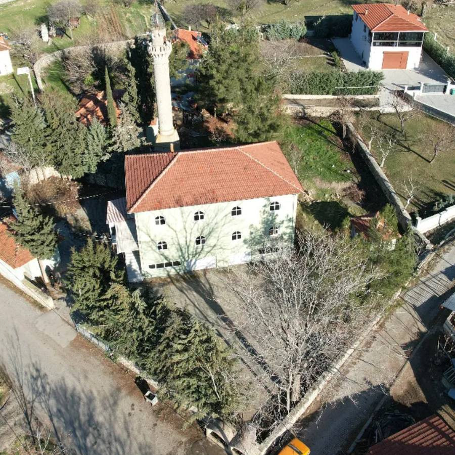 25 yıllık camiyi satışa çıkardılar! Köylüler sebebini duyunca isyan etti