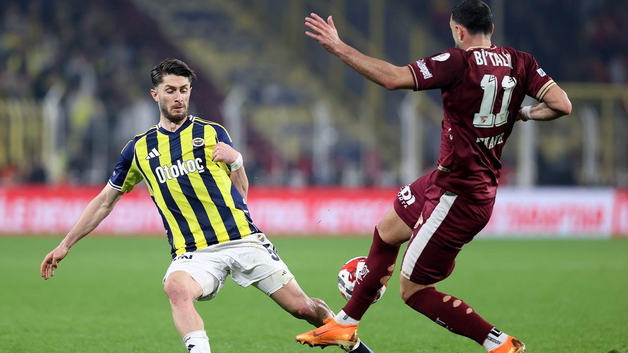 Fenerbahçe'de İsmail Yüksek sakatlandı