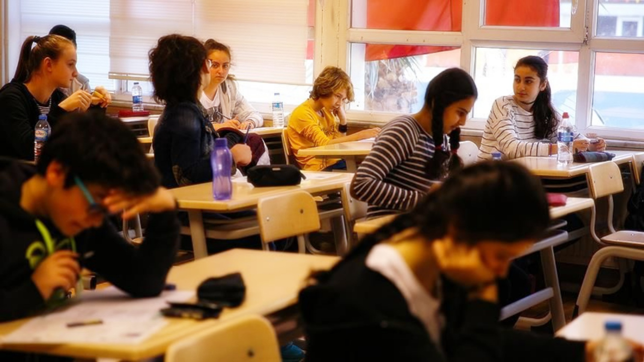 Liselerde mülakat mı olacak? LGS'de mülakat iddialarına yanıt geldi: Tamamen asılsız, itibar etmeyin!