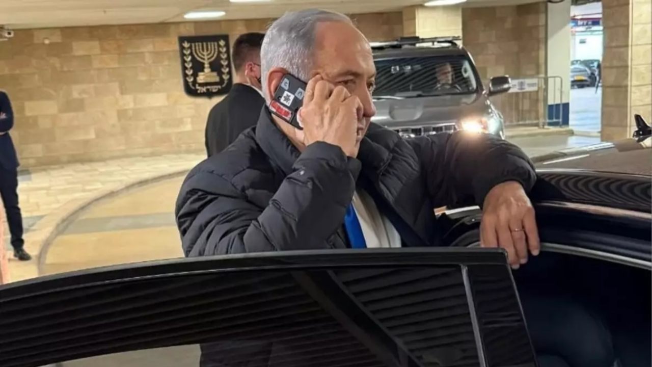 Netanyahu'nun telefonu dikkat çekti! Fotoğraftaki bir detay çok konuşuldu: Korkunun ecele faydası yok!