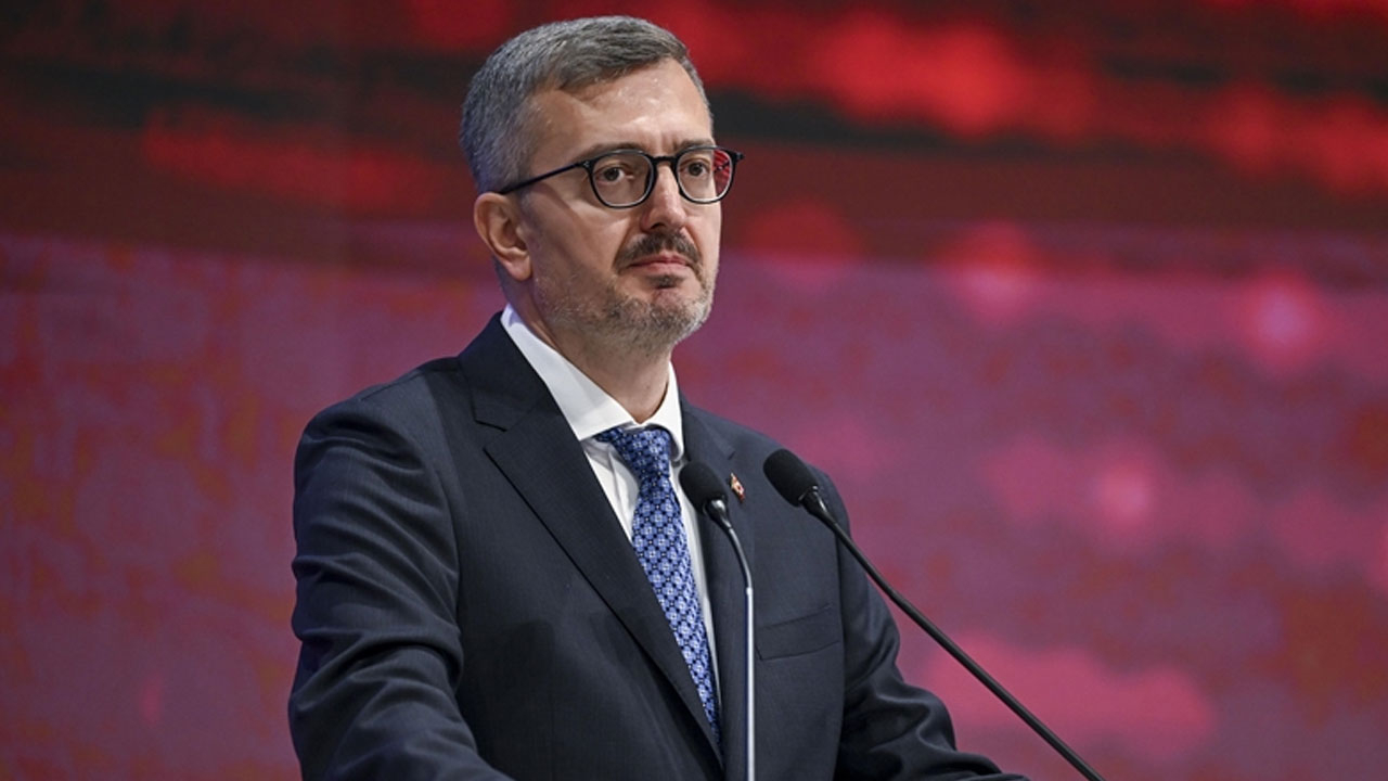 Burhanettin Duran'dan Suriye açıklaması: Türkiye’nin mücadelesi terörle, şiddetle ve hukukun dışına çıkan yapılarladır