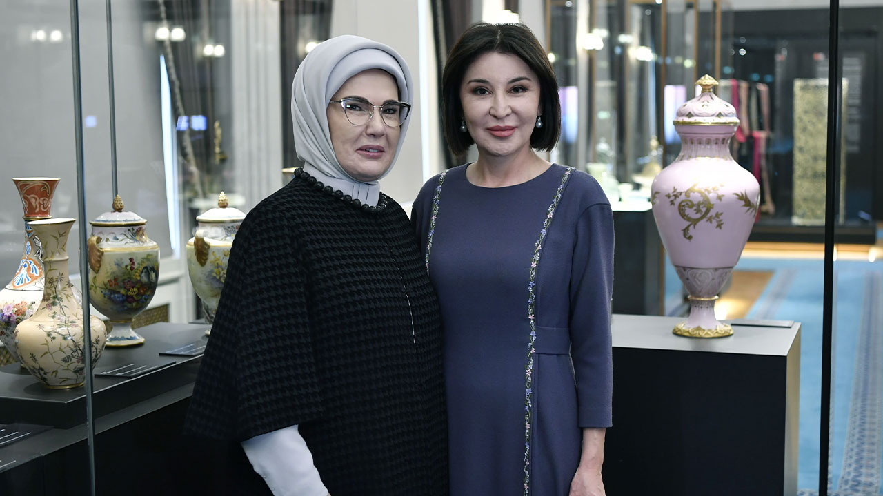 Emine Erdoğan, Özbekistan Cumhurbaşkanı'nın eşi Mirziyoyeva ile bir araya geldi