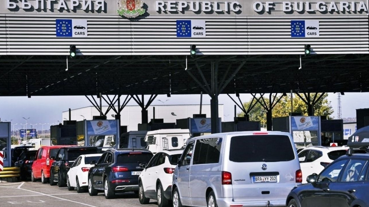 Bulgar gümrüğünden geçen Türk plakalı otobüste 152 bin Euro değerinde altın çıktı