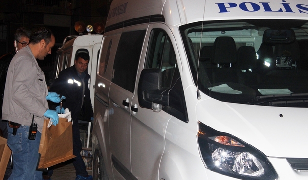 ‘Polisiz’ diyerek Afgan uyrukluların kaldığı evi bastılar...
