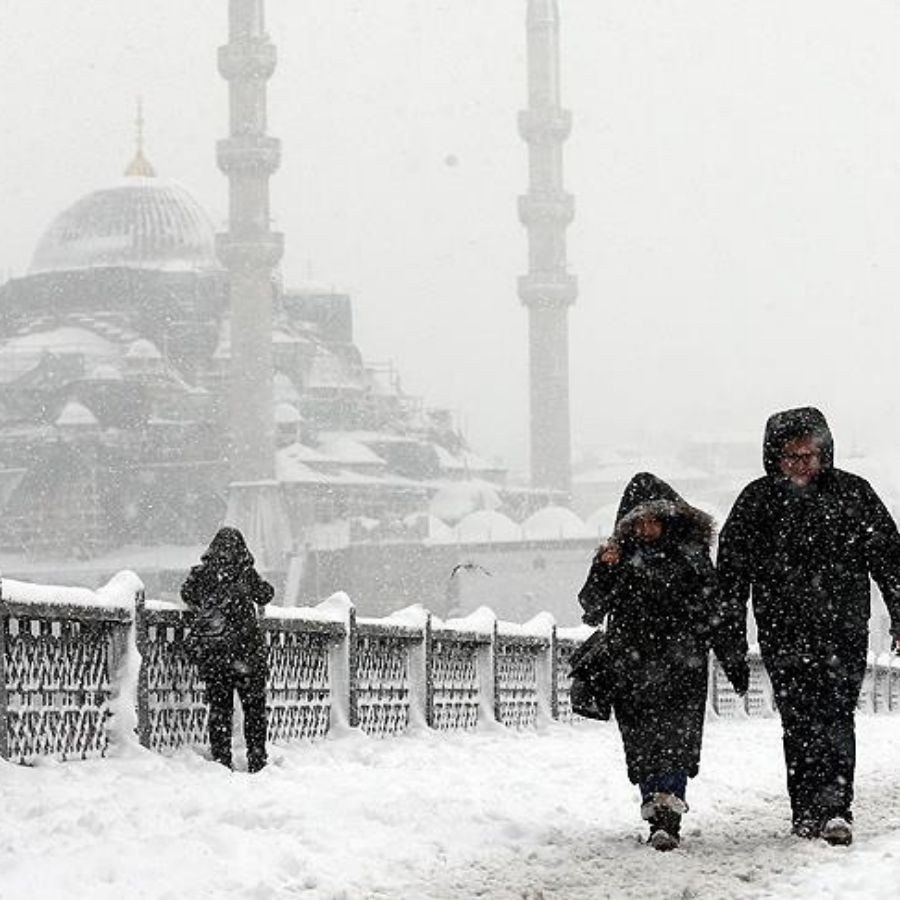 AKOM uyardı! İstanbul'a kar geliyor: Sıcaklıklar hızla düşecek...