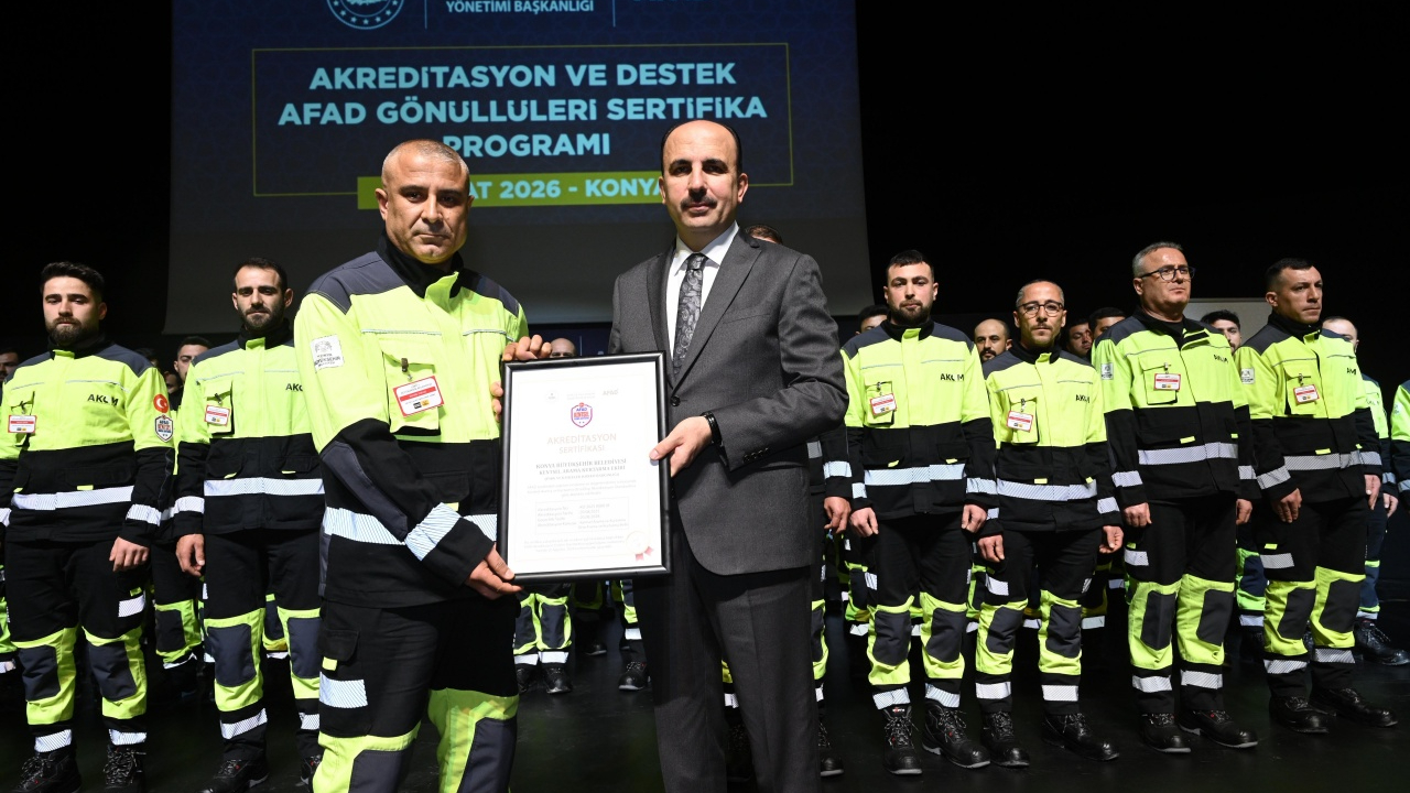 Konya Büyükşehir Belediyesi, Türkiye'de bir ilke imza attı! Hafif, orta ve ağır seviye kentsel arama kurtarma akreditasyonunun üçünü birden alan ilk yerel yönetim oldu!