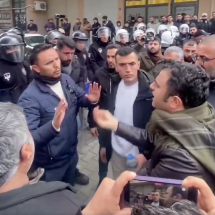 Suruç sınırında gerginlik! DEM Partili Ömer Öcalan'dan polise skandal sözler: Provokatörlük yapıyorsunuz!