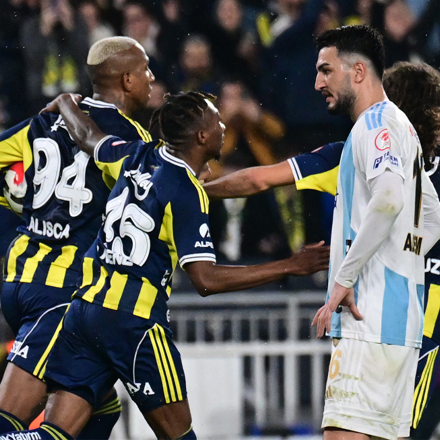 Fenerbahçe, Erzurumspor'u mağlup etti