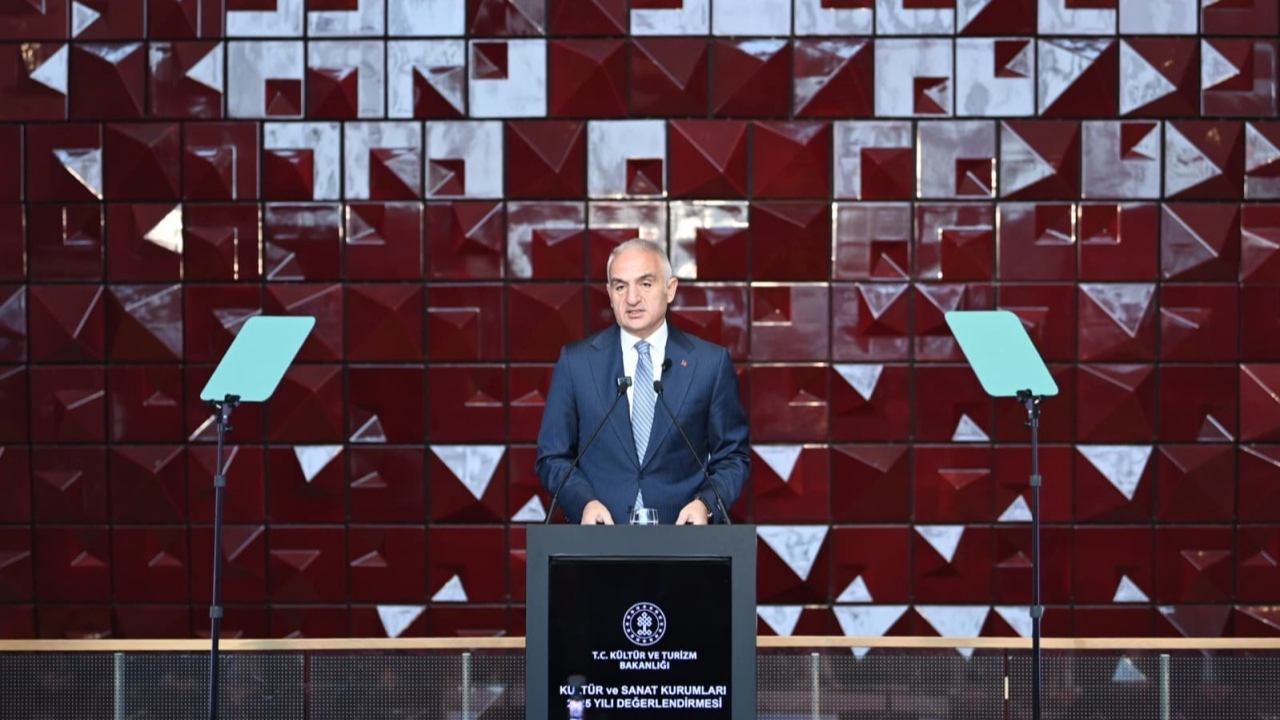 Bakan Ersoy rakamlarla konuştu! Kültür sanat ve turizmde cumhuriyet tarihinin en büyük rekorları kırıldı