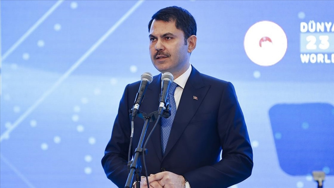 Murat Kurum'dan Özgür Özel'e sert eleştiri! Enkazın altında CHP'nin gölge Genel Başkanı kaldı